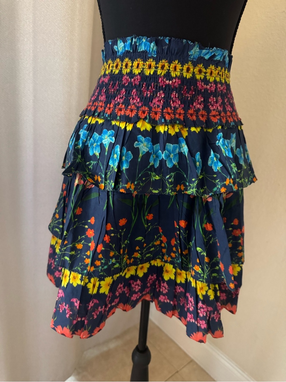 Cara Cara Floral Tiered Mini Skirt Smocked Waist Cotton Ruffle Size 4 - Picture 3 of 7